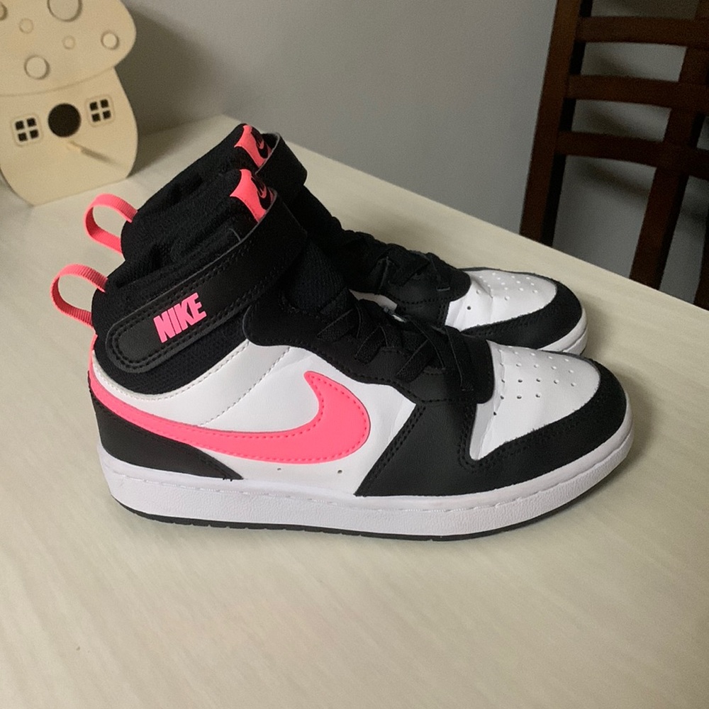 Nike Court Borough Mid 2